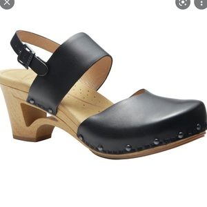 Dansko Thea cutout wedge. Size 38. Black.